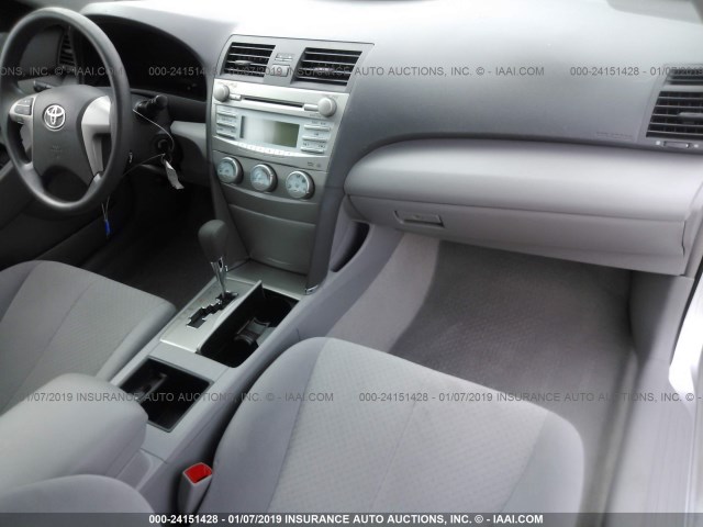 4T1BE46K49U406973 - 2009 TOYOTA CAMRY SE/LE/XLE 银色 照片 5