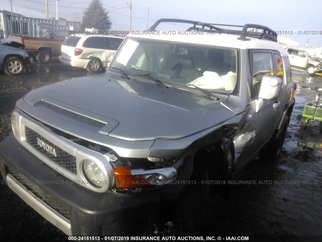 JTEBU4BF7CK136846 - 2012 TOYOTA FJ CRUISER SILVER photo 2