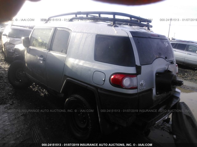 JTEBU4BF7CK136846 - 2012 TOYOTA FJ CRUISER SILVER photo 3