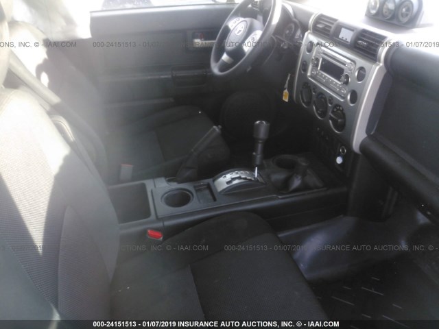 JTEBU4BF7CK136846 - 2012 TOYOTA FJ CRUISER SILVER photo 5