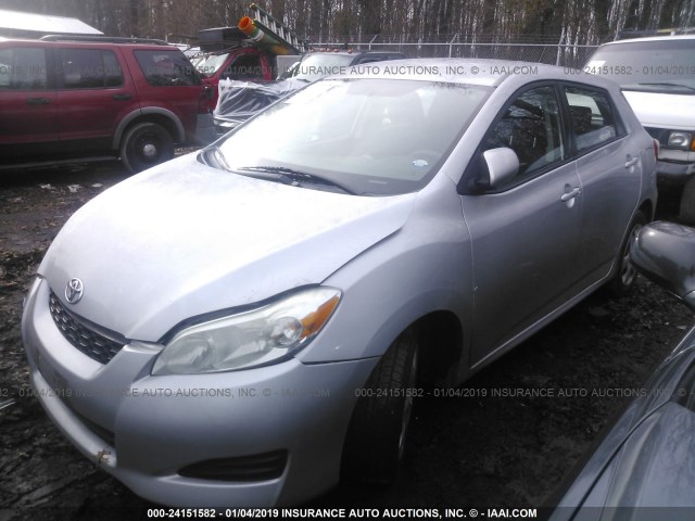 2T1KU40E39C007544 - 2009 TOYOTA COROLLA MATRIX  SILVER photo 2