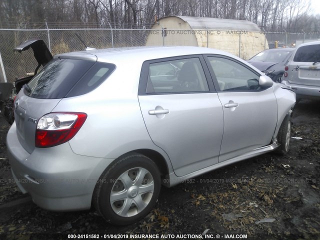2T1KU40E39C007544 - 2009 TOYOTA COROLLA MATRIX  SILVER photo 4