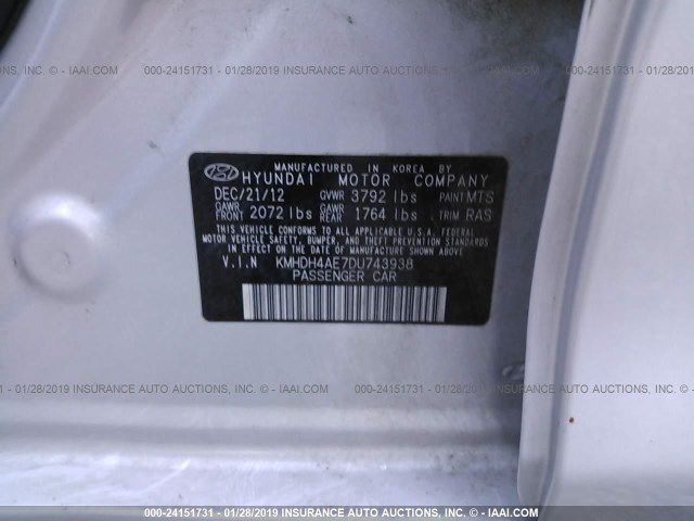 KMHDH4AE7DU743938 - 2013 HYUNDAI ELANTRA GLS/LIMITED SILVER photo 9