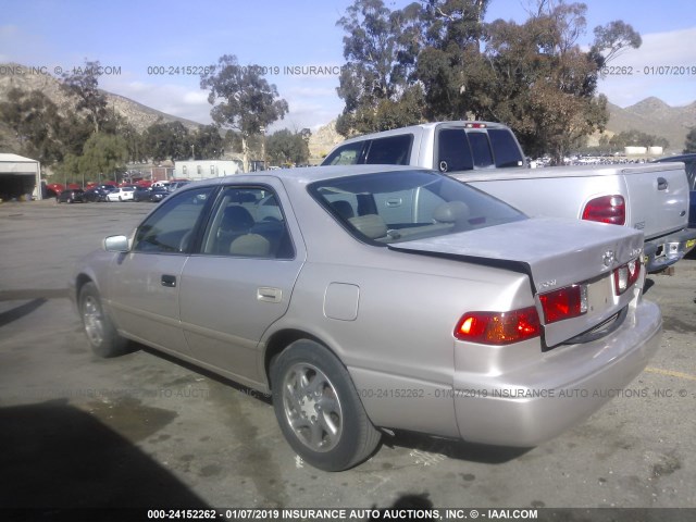 4T1BF22KXYU947628 - 2000 TOYOTA CAMRY LE/XLE GOLD photo 3