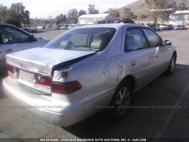 4T1BF22KXYU947628 - 2000 TOYOTA CAMRY LE/XLE GOLD photo 4