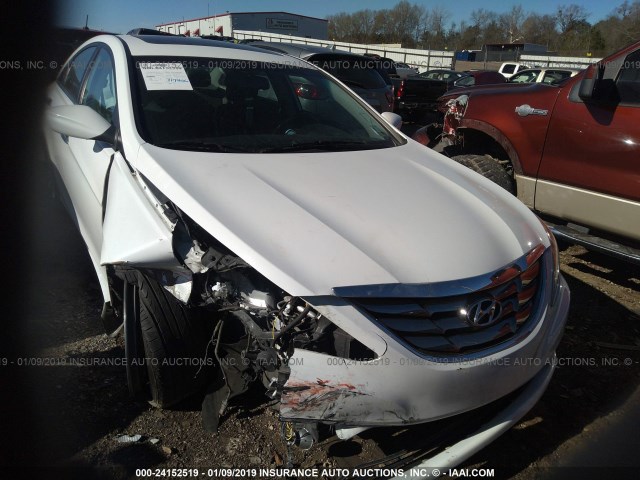 5NPEC4AC5DH800623 - 2013 HYUNDAI SONATA SE/LIMITED WHITE photo 6