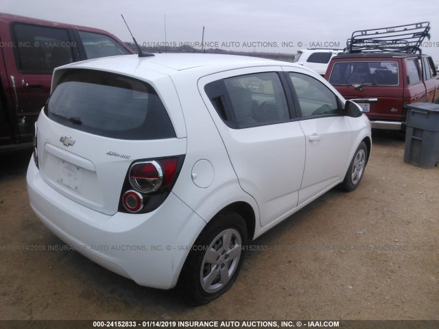 1G1JA6SH2D4225616 - 2013 CHEVROLET SONIC LS 白色 照片 4
