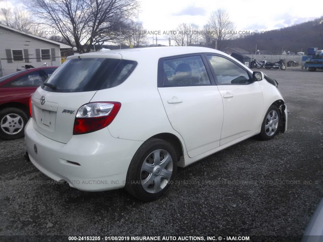 2T1KU40E59C013698 - 2009 TOYOTA COROLLA MATRIX  WHITE photo 4