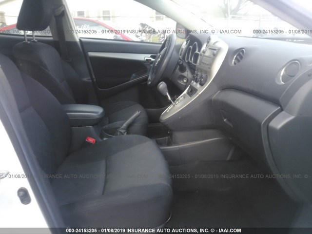 2T1KU40E59C013698 - 2009 TOYOTA COROLLA MATRIX  WHITE photo 5