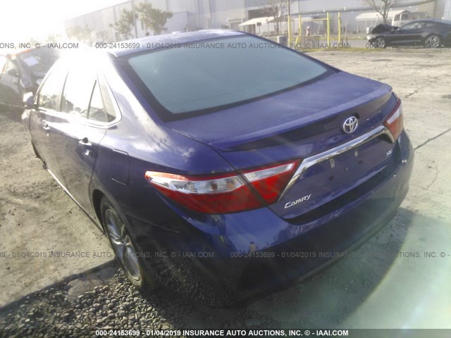 4T1BF1FK2GU540115 - 2016 TOYOTA CAMRY LE/XLE/SE/XSE BLUE photo 3