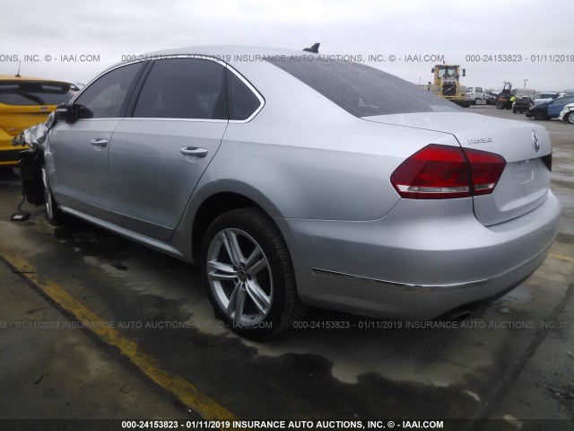 1VWBS7A31FC075539 - 2015 VOLKSWAGEN PASSAT SE SILVER photo 3