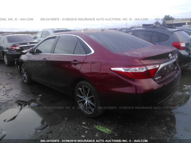 4T1BF1FK4FU911659 - 2015 TOYOTA CAMRY LE/XLE/SE/XSE RED photo 3