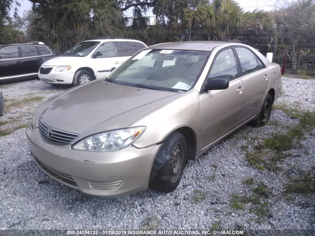 JTDBE32KX50302137 - 2005 TOYOTA CAMRY LE/XLE/SE GOLD photo 2