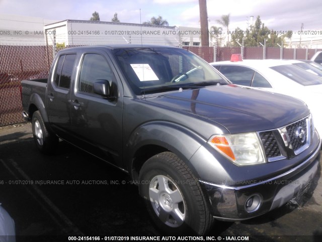 1N6AD07U66C458504 - 2006 NISSAN FRONTIER CREW CAB LE/SE/OFF ROAD GRAY photo 1