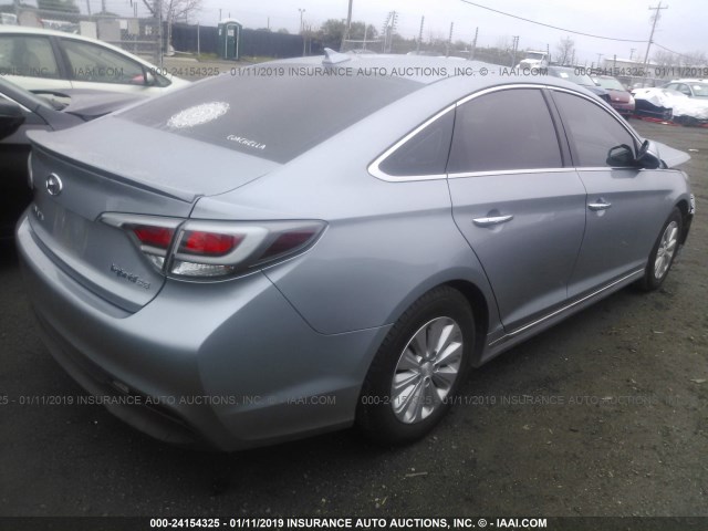 KMHE24L13GA008928 - 2016 HYUNDAI SONATA HYBRID/SE GRAY photo 4