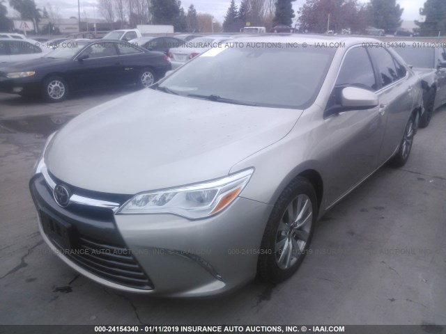 4T1BK1FK5HU580542 - 2017 TOYOTA CAMRY XSE/XLE Qızıl foto 2