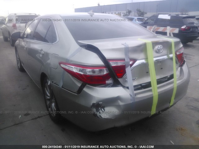 4T1BK1FK5HU580542 - 2017 TOYOTA CAMRY XSE/XLE GOLD photo 3