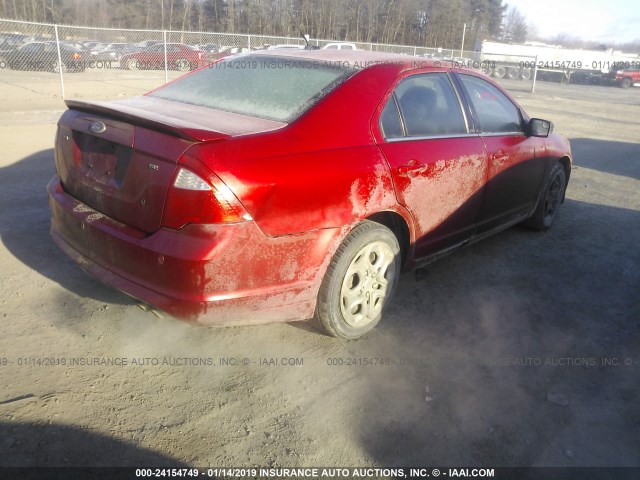 3FAHP0HA9BR199036 - 2011 FORD FUSION SE MAROON photo 4