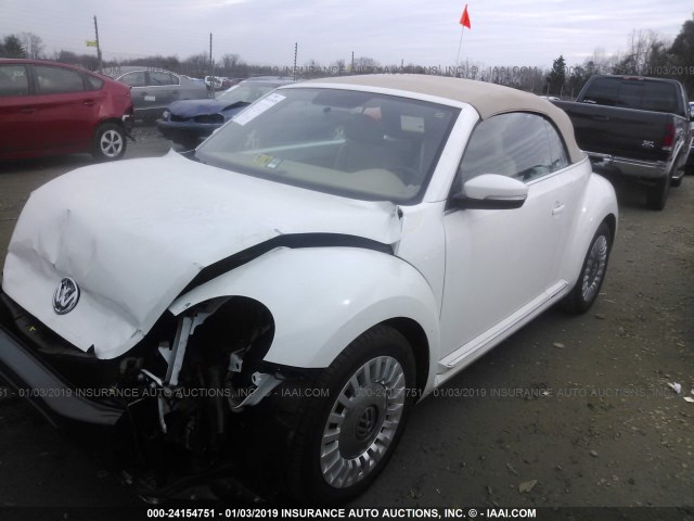 3VW517AT4EM822144 - 2014 VOLKSWAGEN BEETLE WHITE photo 2