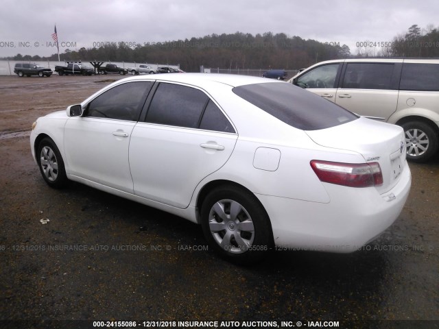 4T4BE46K67R004715 - 2007 TOYOTA CAMRY NEW GENERAT CE/LE/XLE/SE WHITE photo 3