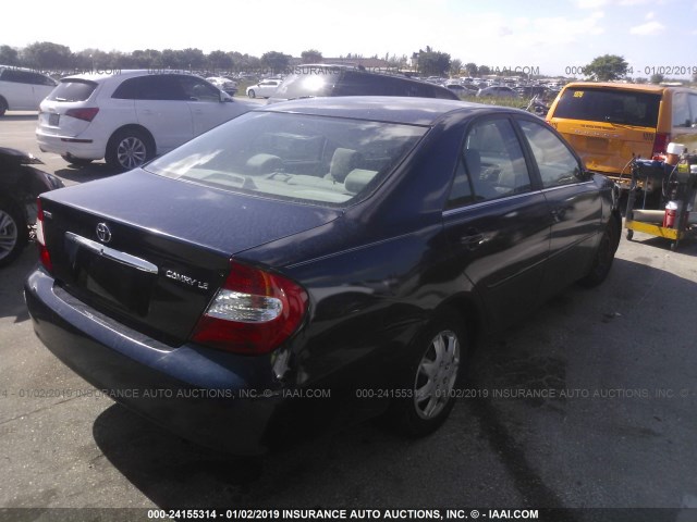 4T1BE32K02U556472 - 2002 TOYOTA CAMRY LE/XLE/SE BLUE photo 4