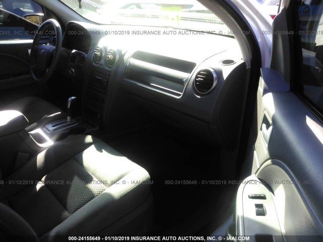 1FMZK01156GA13377 - 2006 FORD FREESTYLE SE WHITE photo 5