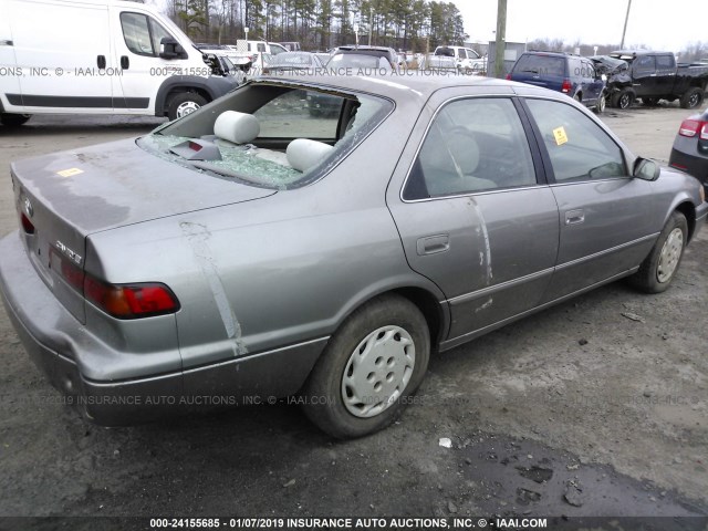 4T1BG22K1VU146921 - 1997 TOYOTA CAMRY CE/LE/XLE GRAY photo 4