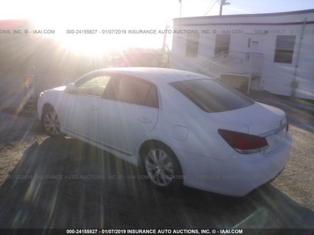 4T1BK3DB5BU407934 - 2011 TOYOTA AVALON LIMITED WHITE photo 3