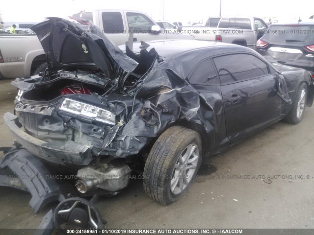 2G1FA1E32E9228913 - 2014 CHEVROLET CAMARO LS GRAY photo 4