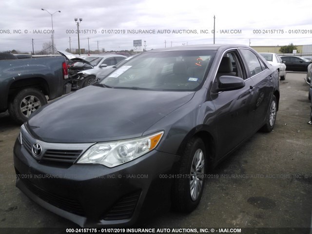 4T4BF1FK9ER433744 - 2014 TOYOTA CAMRY L/SE/LE/XLE GRAY photo 2