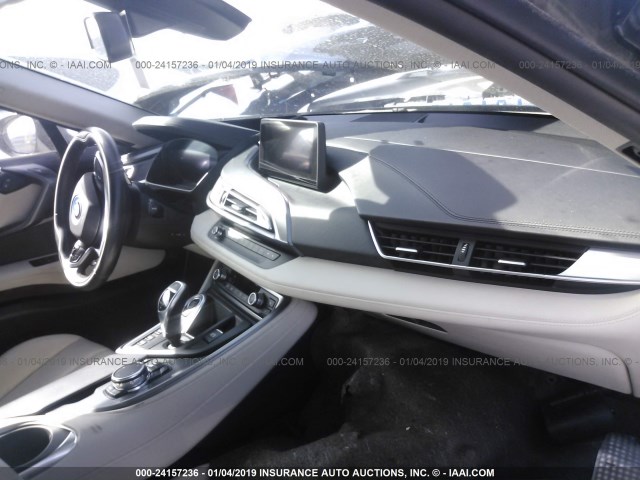 WBY2Z2C51GV676020 - 2016 BMW I8 WHITE photo 5