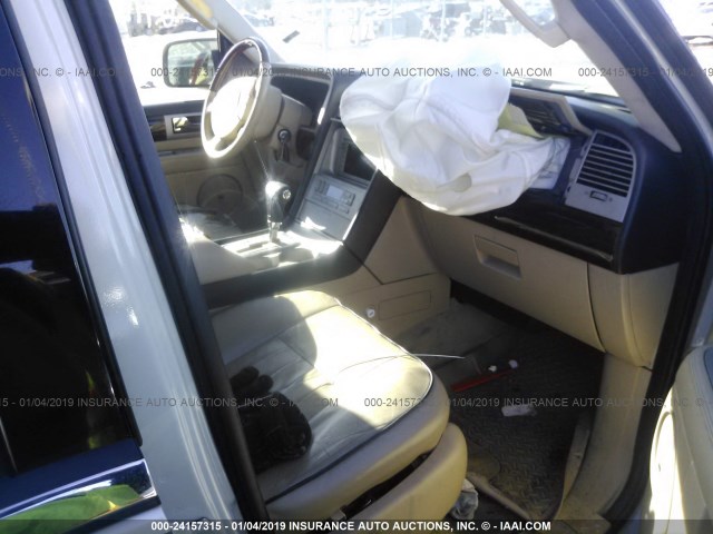 5LMFU28596LJ09471 - 2006 LINCOLN NAVIGATOR 白色 照片 5