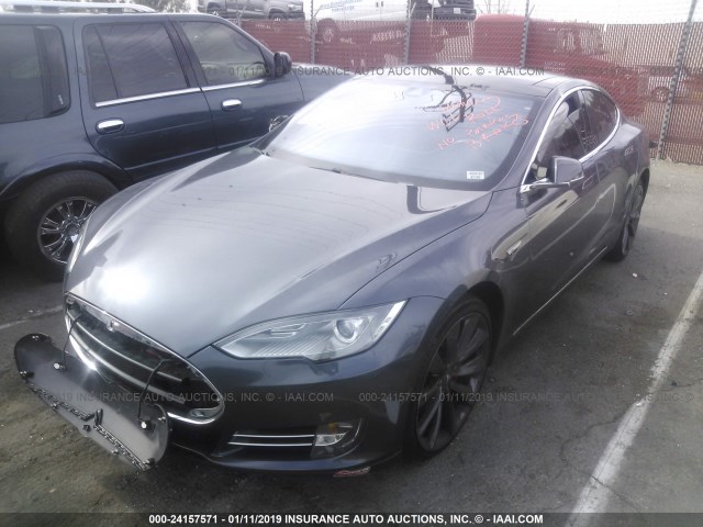 5YJSA1H10EFP64495 - 2014 TESLA MODEL S Մոխրագույն լուսանկար 2
