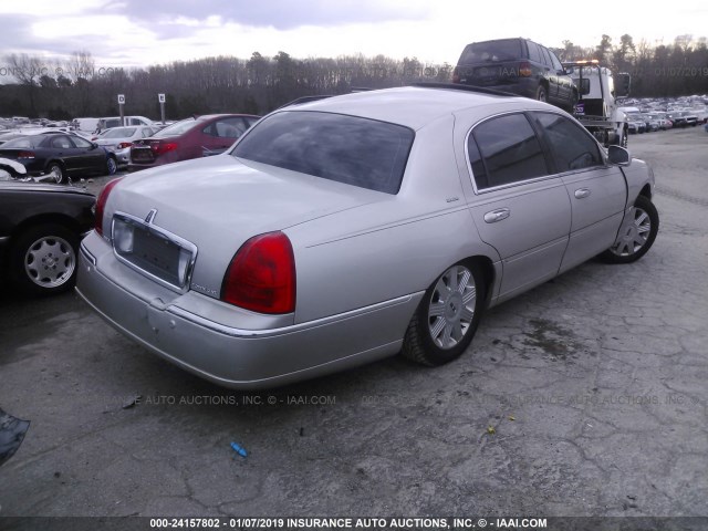 1LNHM83W34Y674801 - 2004 LINCOLN TOWN CAR ULTIMATE SILVER photo 4