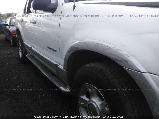 1FMDU75K02ZC87567 - 2002 FORD EXPLORER LIMITED WHITE photo 6