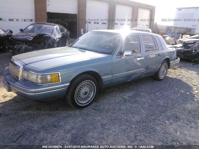 1LNLM81W4PY633868 - 1993 LINCOLN TOWN CAR EXECUTIVE Light Blue photo 2