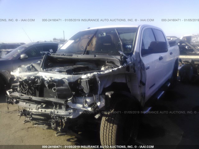 5TFDW5F17EX353377 - 2014 TOYOTA TUNDRA CREWMAX SR5 WHITE photo 2