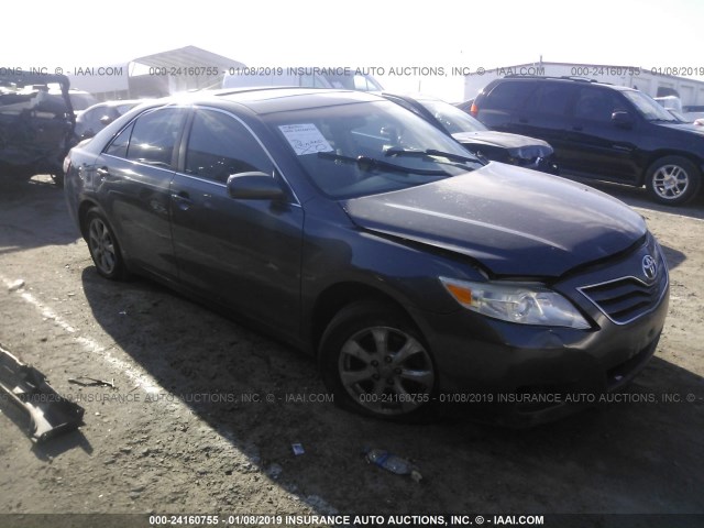 4T1BF3EK3BU219304 - 2011 TOYOTA CAMRY SE/LE/XLE GRAY photo 1