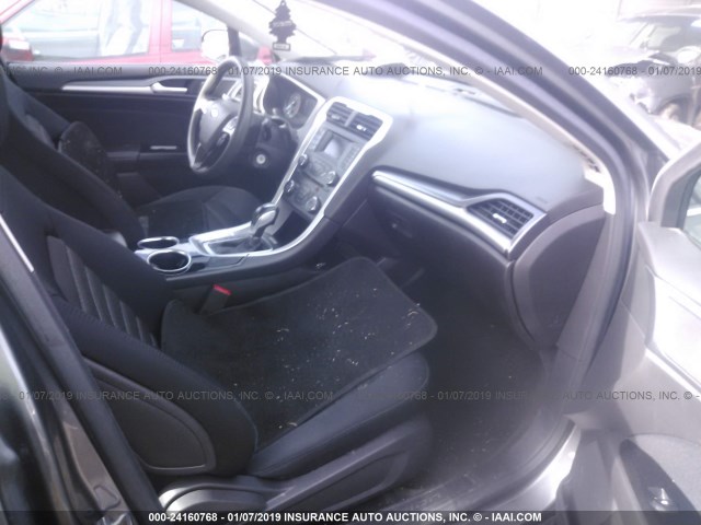 3FA6P0HR0DR232358 - 2013 FORD FUSION SE ნაცრისფერი ფოტო 5