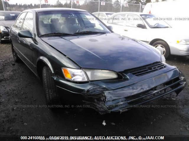 JT2BG22K1V0044149 - 1997 TOYOTA CAMRY LE/XLE GREEN photo 1