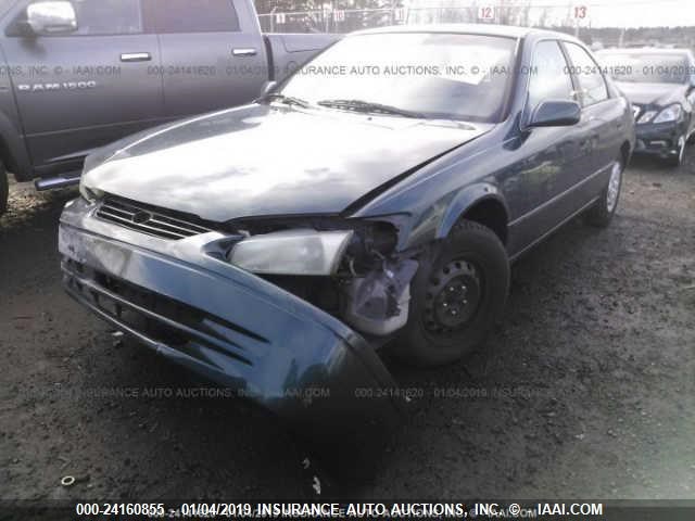 JT2BG22K1V0044149 - 1997 TOYOTA CAMRY LE/XLE GREEN photo 2