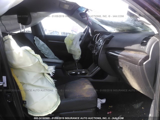 5XYKTDA26CG243429 - 2012 KIA SORENTO LX Tünd qırmızı foto 5