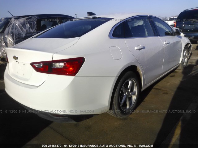 1G1ZB5ST8HF107918 - 2017 CHEVROLET MALIBU LS Weiß Foto 4