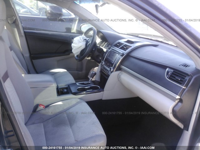 4T4BF1FK9CR178641 - 2012 TOYOTA CAMRY SE/LE/XLE 深蓝色 照片 5