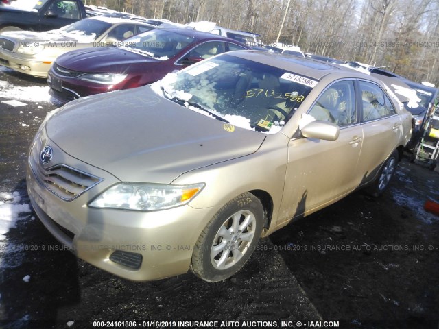 4T1BF3EKXBU620574 - 2011 TOYOTA CAMRY SE/LE/XLE GOLD photo 2