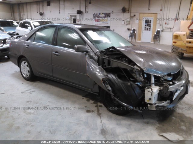 4T1BE32K55U552387 - 2005 TOYOTA CAMRY LE/XLE/SE GRAY photo 1