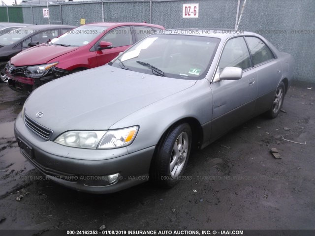 JT8BF28GX10310743 - 2001 LEXUS ES 300 SILVER photo 2