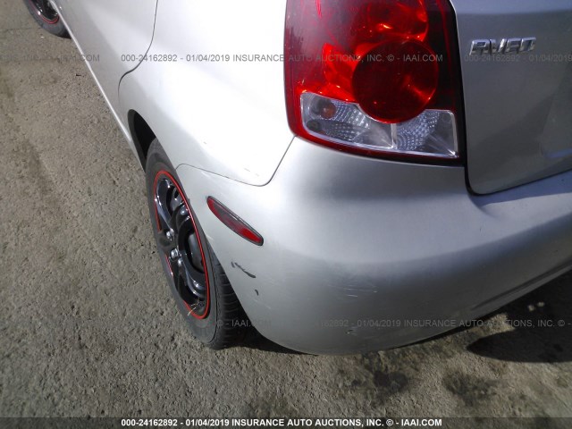 KL1TD62654B140519 - 2004 CHEVROLET AVEO SILVER photo 6