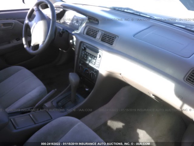 4T1BG22K11U846500 - 2001 TOYOTA CAMRY CE/LE/XLE 绿色 照片 5