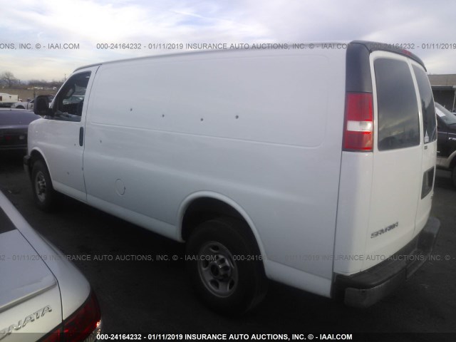 1GTW7AFF8H1911335 - 2017 GMC SAVANA G2500 WHITE photo 3